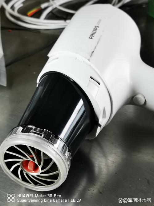 吹风机自制热缩膜工具：小型物品封装技巧​