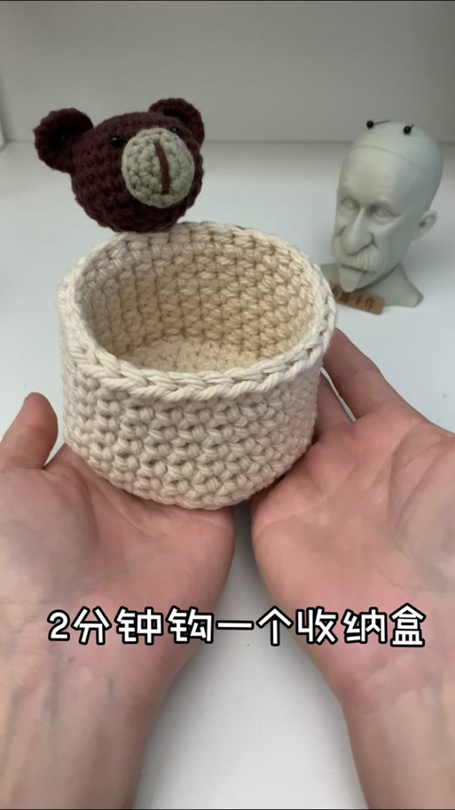 毛衣编织收纳篮：旧衣架打底增强承重力​