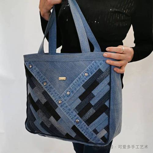 旧牛仔裤改造成工具包，多口袋设计​