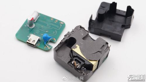 平板电脑充电口松动？牙签 + 胶水加固技巧​