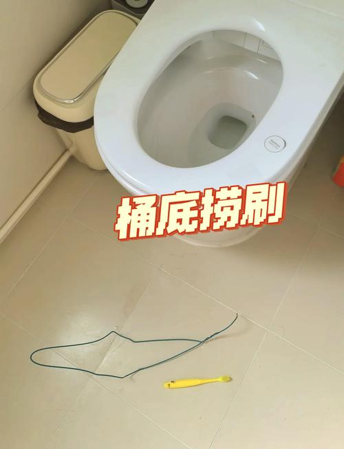 智能马桶堵塞应急！衣架弯钩 + 塑料袋疏通法