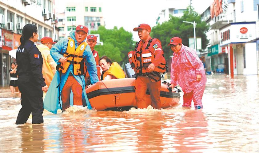 洪水来袭向高处转移