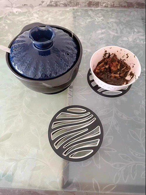 陶瓷碗碟防烫处理！旧毛衣改造隔热垫