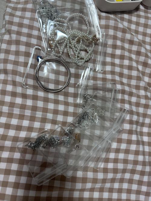 首饰防氧化？密封袋单独存放！